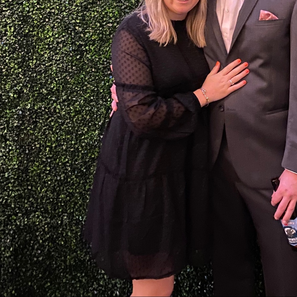 Like-new black cocktail dress. Brand: Solution